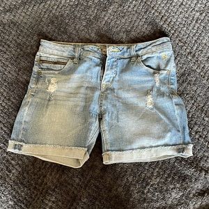Girls size 16R Justice jean shorts. Light blue